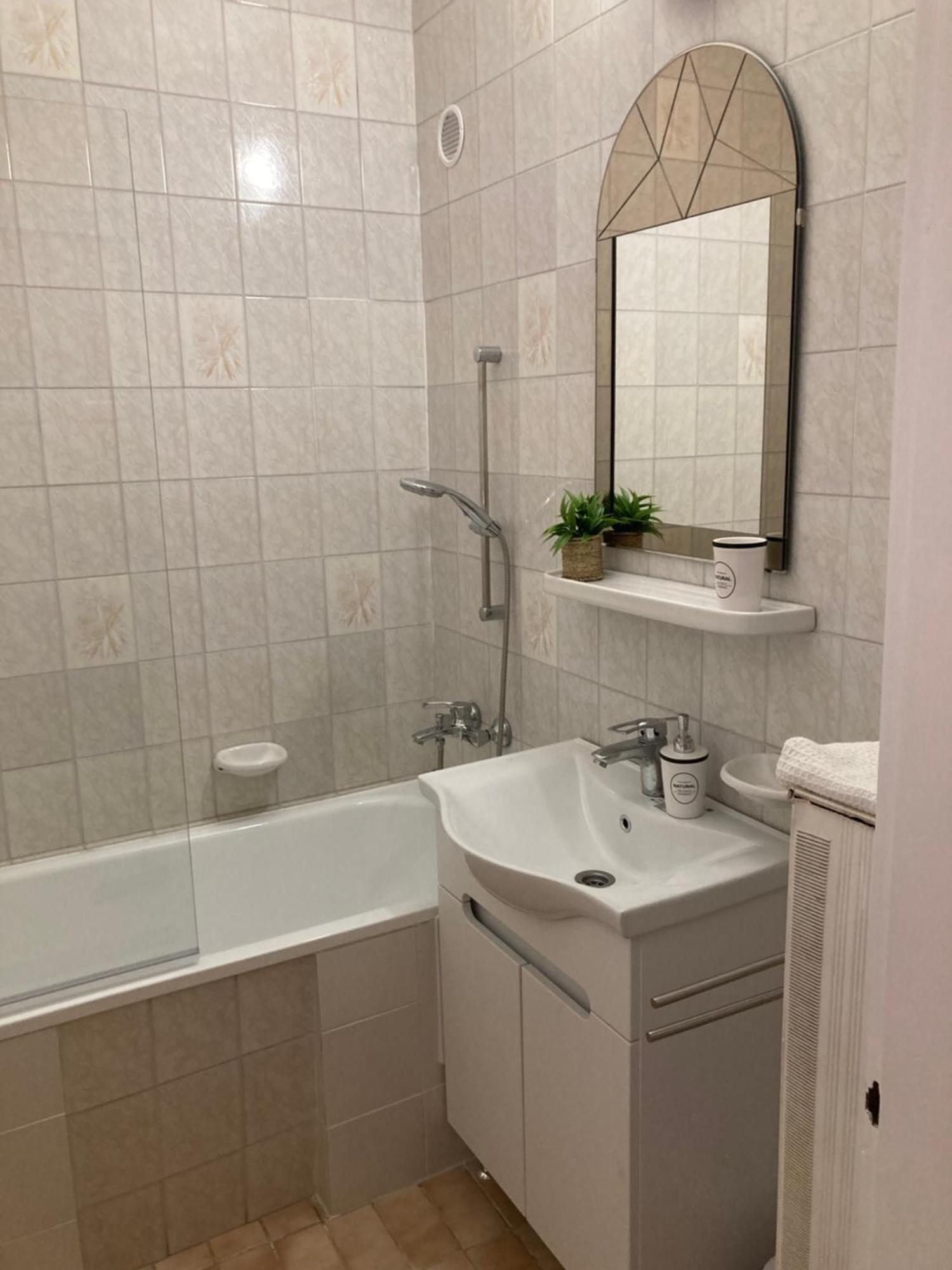 Belvarosi Classic Apartman 85 Square Meters 松博特海伊 外观 照片