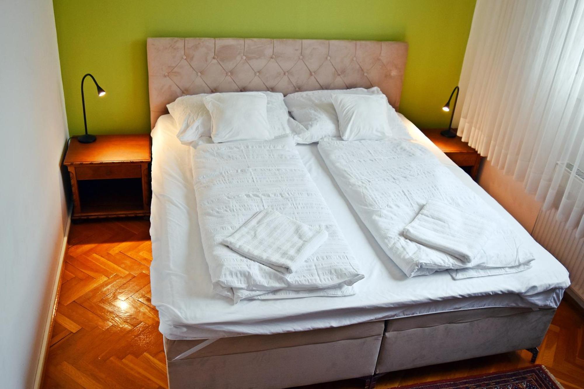Belvarosi Classic Apartman 85 Square Meters 松博特海伊 外观 照片