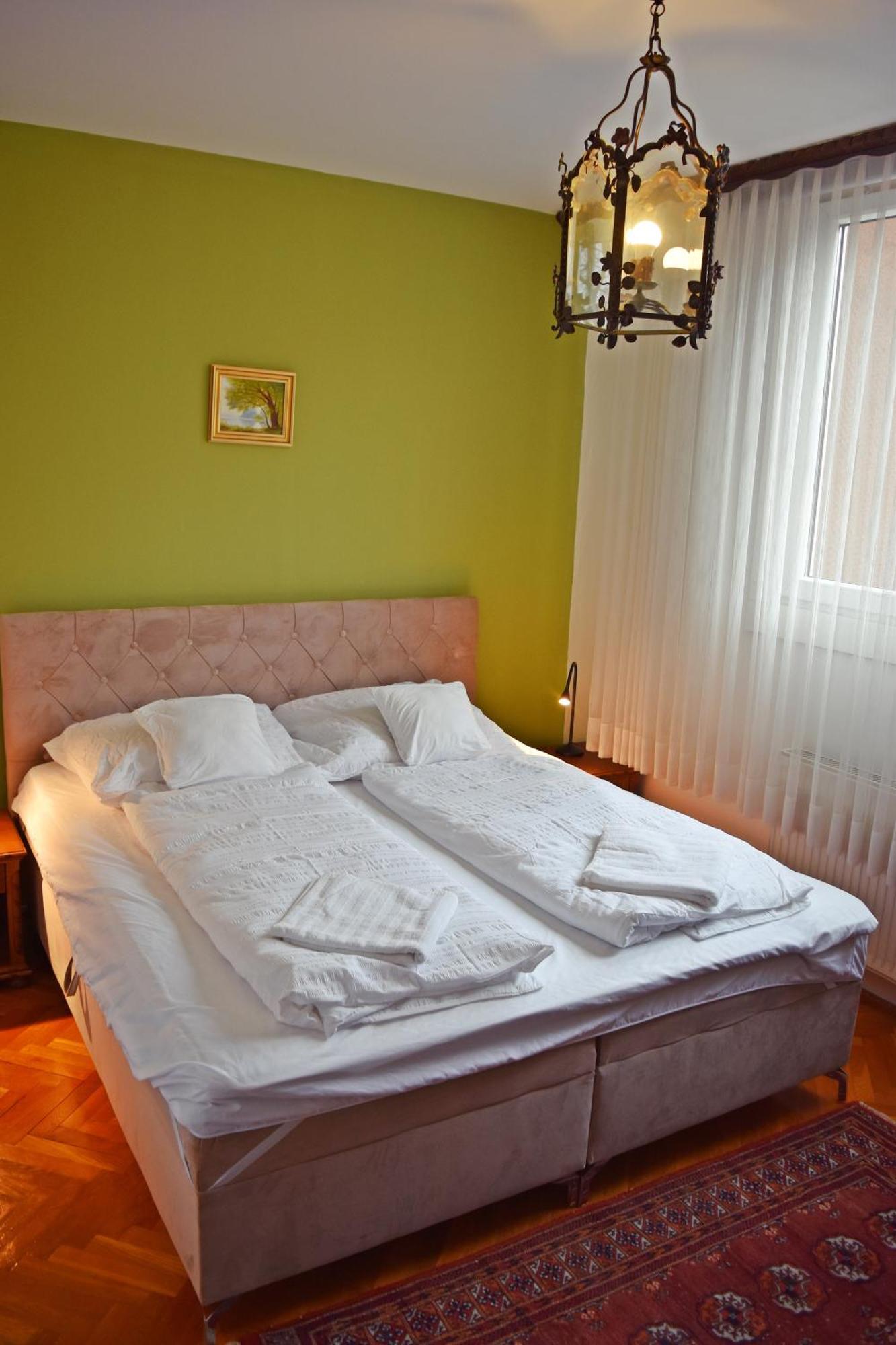Belvarosi Classic Apartman 85 Square Meters 松博特海伊 外观 照片