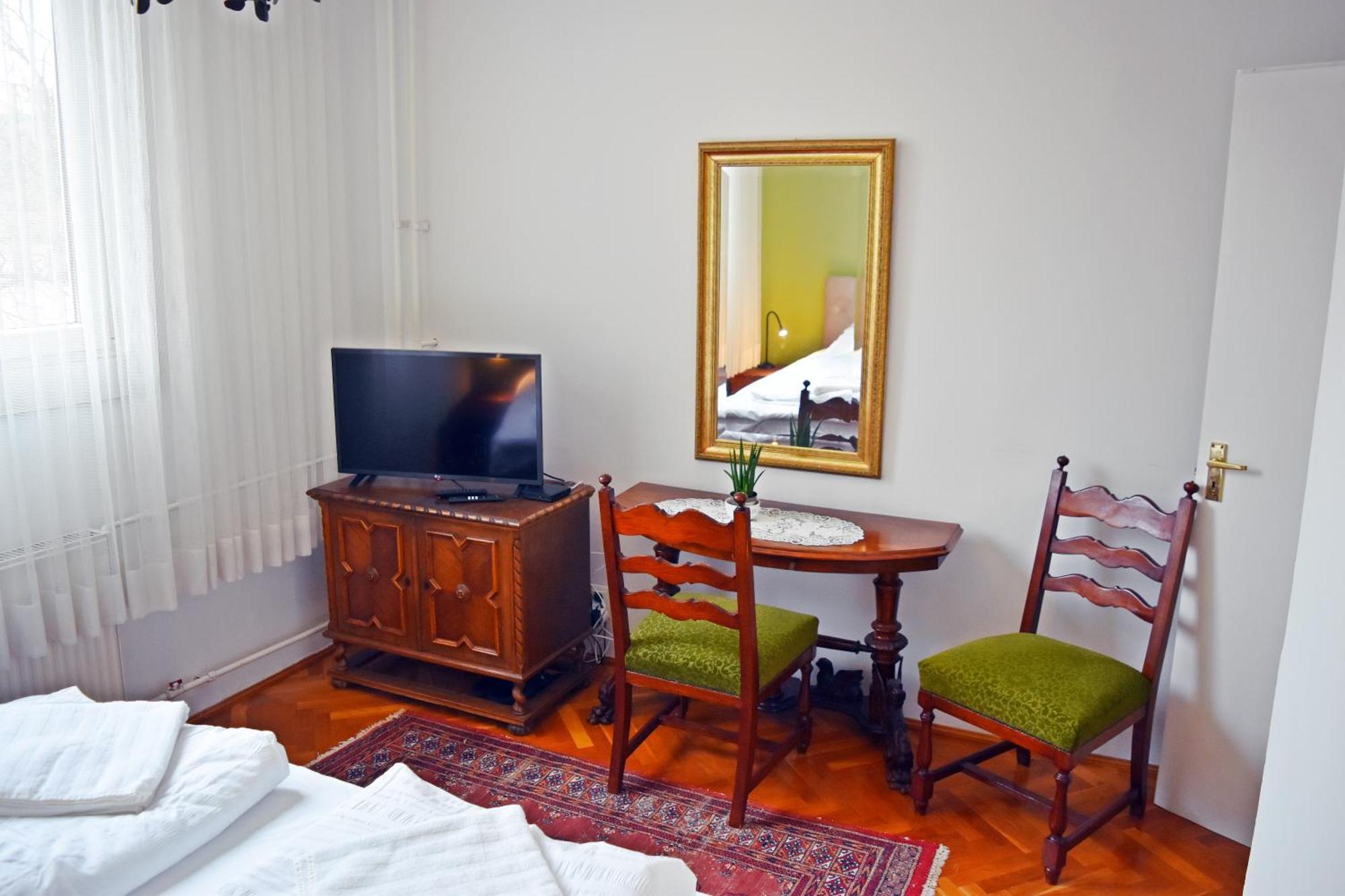 Belvarosi Classic Apartman 85 Square Meters 松博特海伊 外观 照片