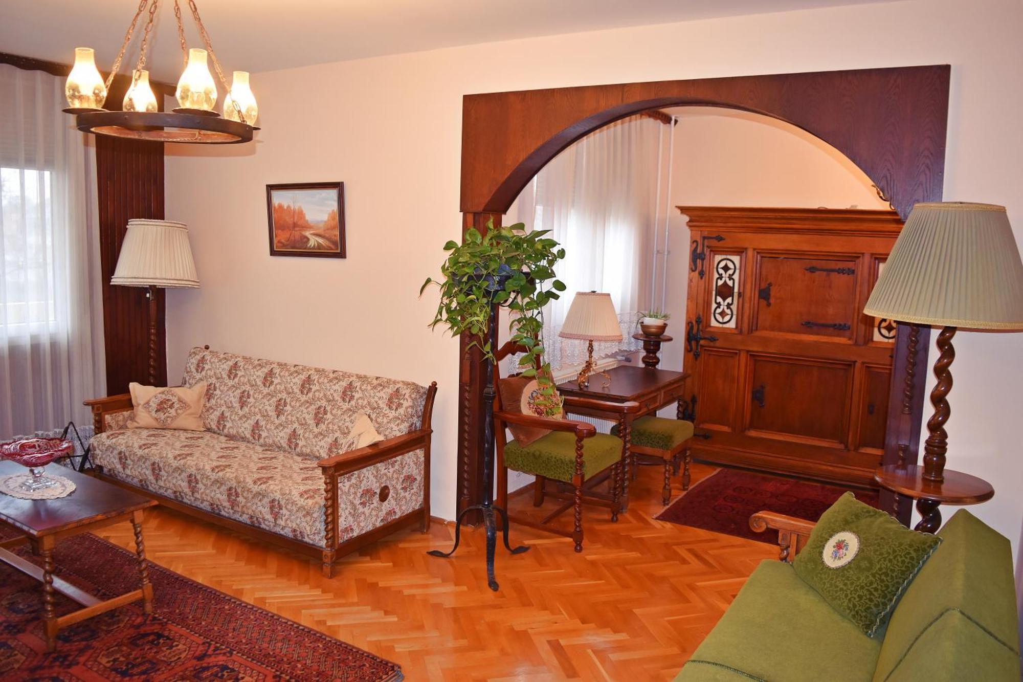 Belvarosi Classic Apartman 85 Square Meters 松博特海伊 外观 照片