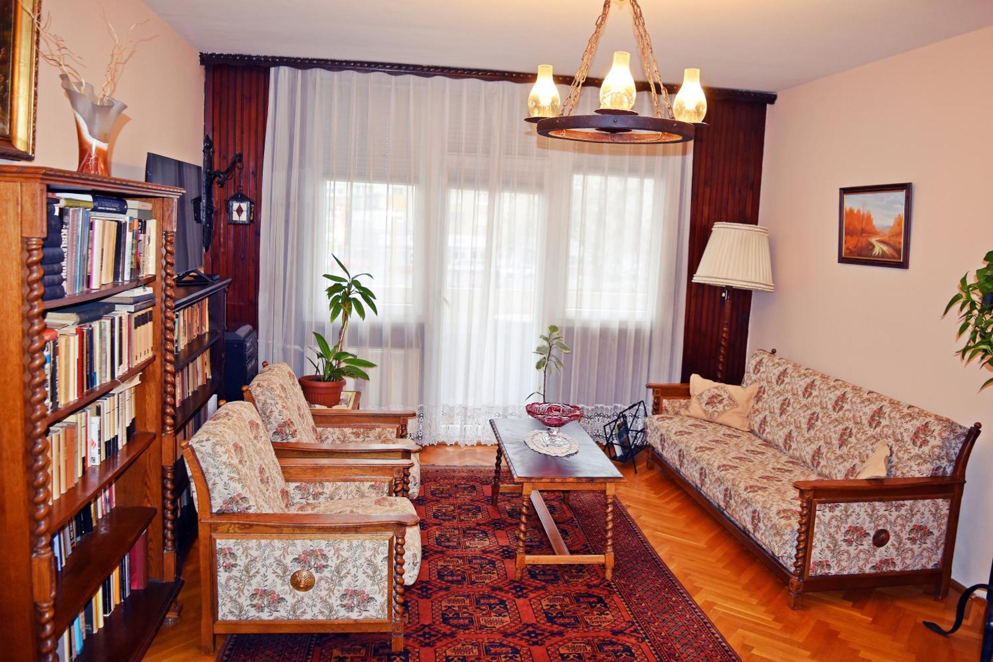Belvarosi Classic Apartman 85 Square Meters 松博特海伊 外观 照片